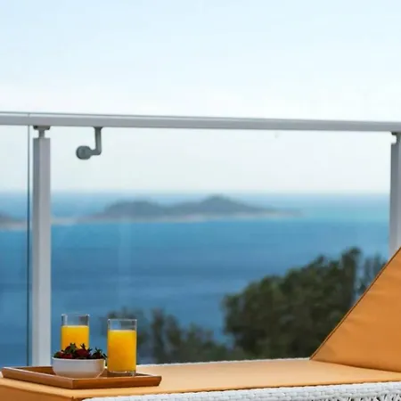 Seaview 3 Bedroom 1075 فيلة كالكان